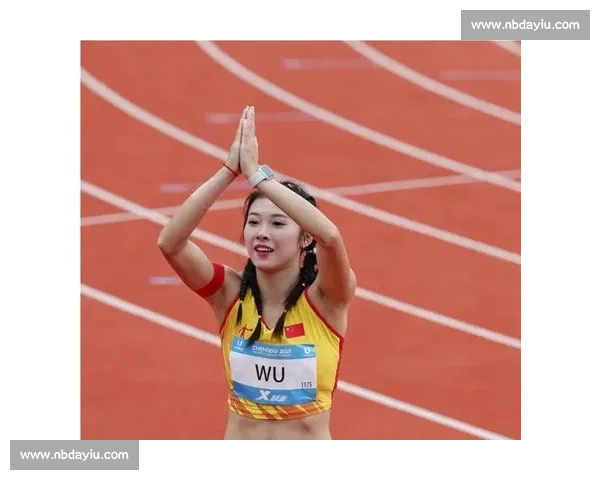 吴艳妮:赛场狂飙破纪录,场外甜飒展豹系魅力 吴艳妮:赛场狂飙破纪录,场外甜飒展豹系魅力